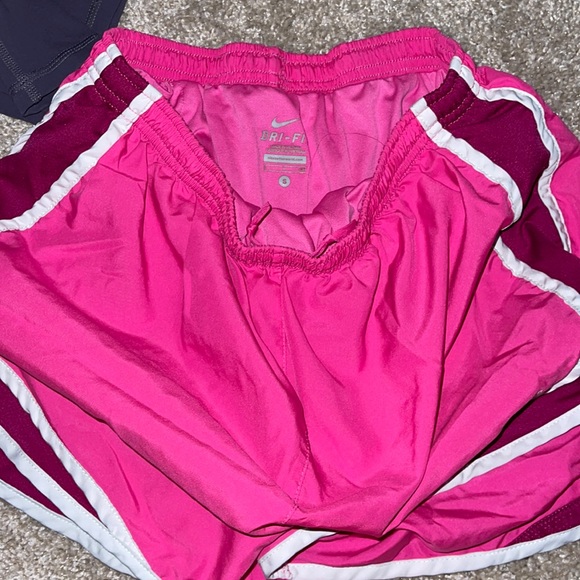 Nike - Picture 2 of 2